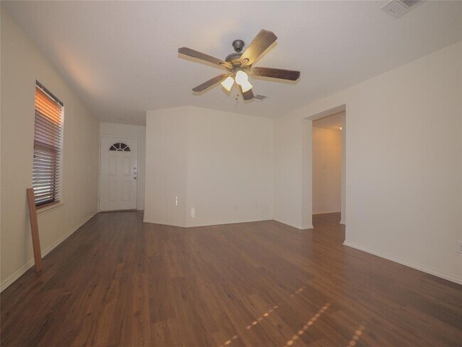 Foto del edificio - 2104 Perkins Pl