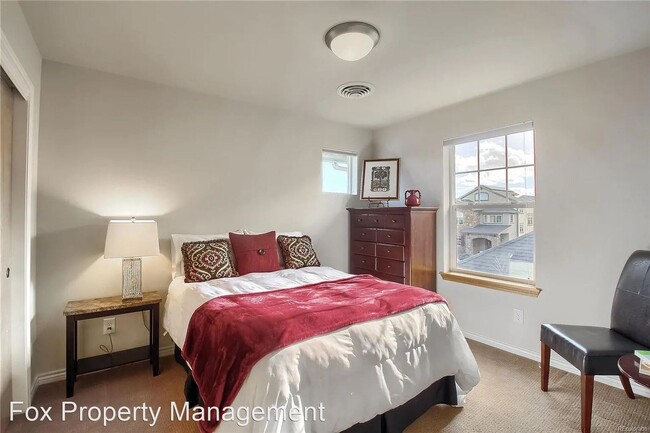 Building Photo - 3 br, 3.5 bath House - 4117 Clifton Court ...