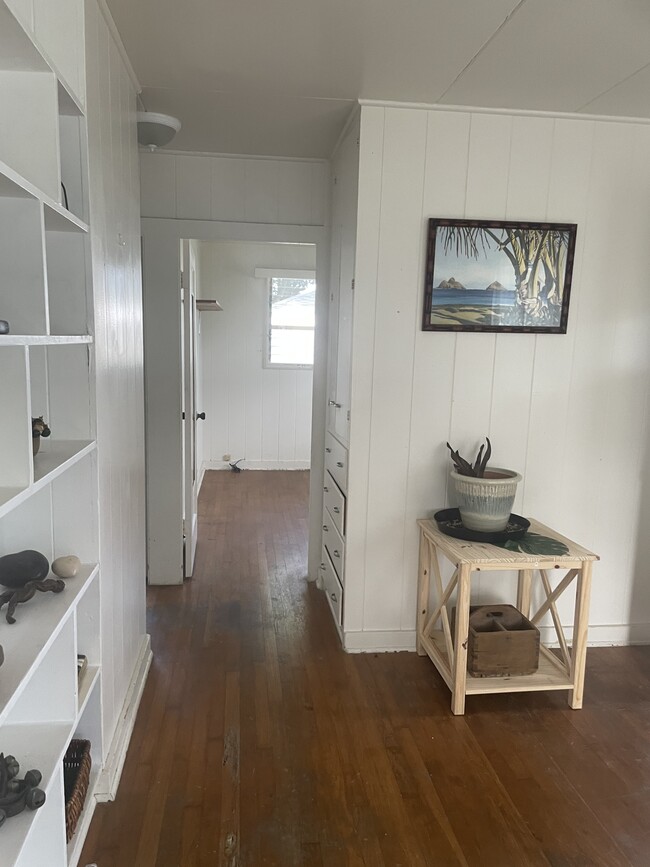 Hall to bedrooms - 669 Kihapai St