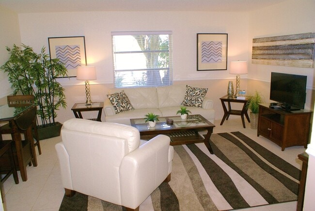 Building Photo - 2300 NE 9th Ave