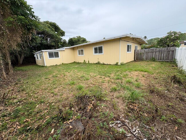 Foto del edificio - Rare 5 bedroom, 3 bath PET FRIENDLY HOUSE in KAILUA!