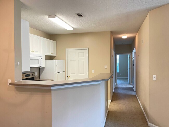 Foto del edificio - 100 Kensington Blvd