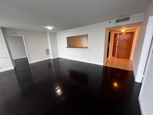 Building Photo - 7601 E Treasure Dr