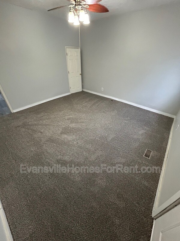 Foto del edificio - 2512 W Franklin St