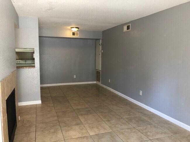 Foto del edificio - 716 Memorial Mews St