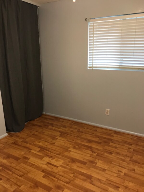 Foto del edificio - 443 Normandy Rd