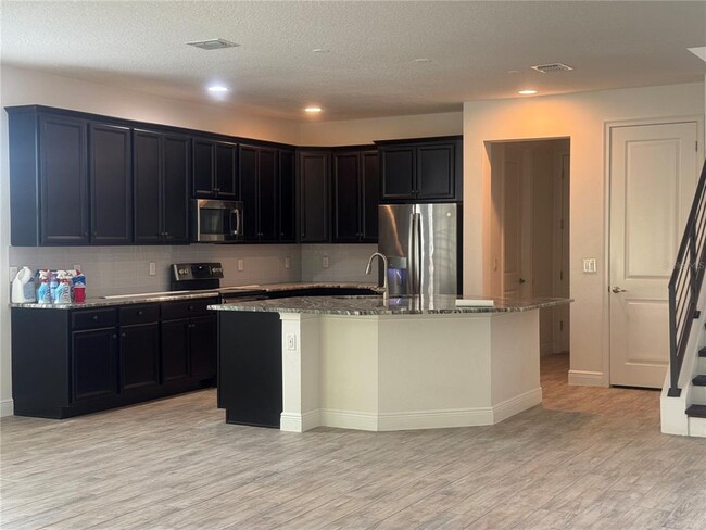 Building Photo - 1054 Castlevecchio Loop