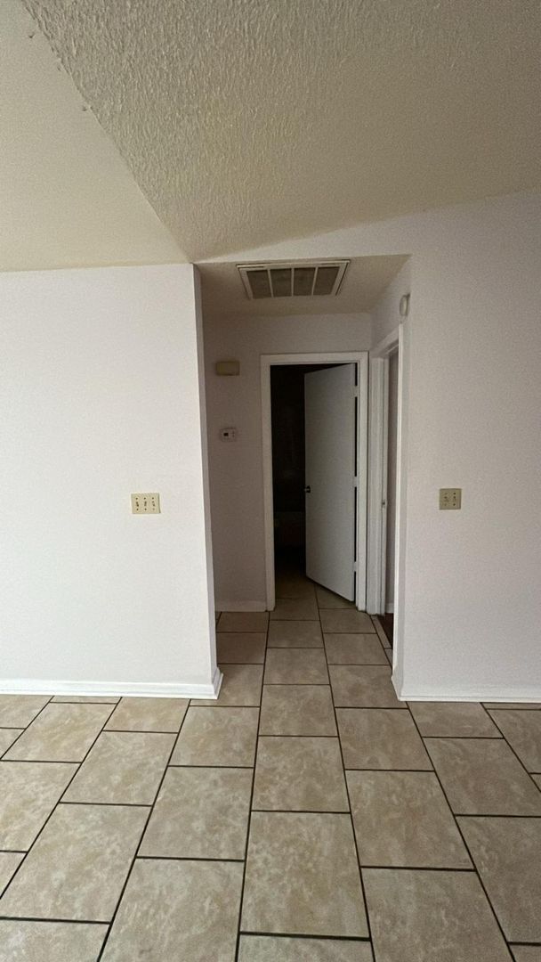 Foto del edificio - 3229-3231 Julia Ct