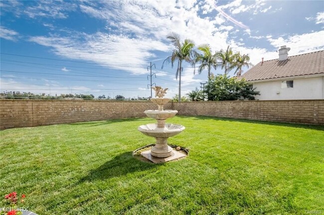 Foto del edificio - 5 br, 3 bath House - 5336 S Chariton Ave