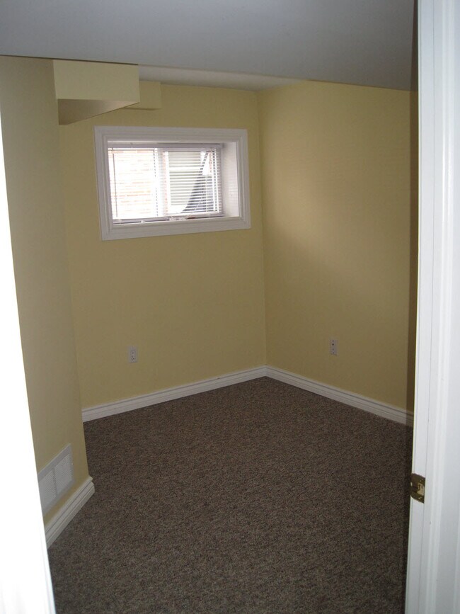 Photo du bâtiment - 759 Curtis Rd