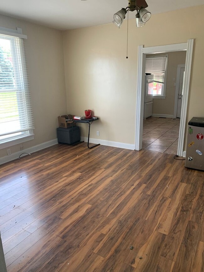 Building Photo - *2026* -  4 Bedroom House close to Campus,...