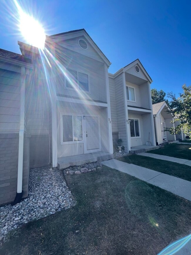 Building Photo - 2900 Ross Dr