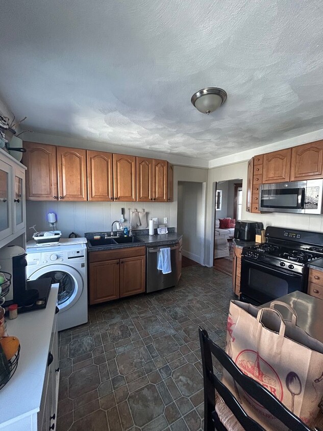 Primary Photo - 932 E 4th St