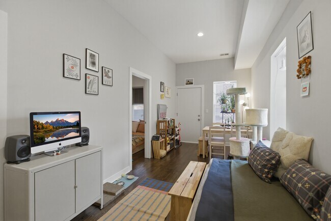 Foto del edificio - 1854 W 18th St