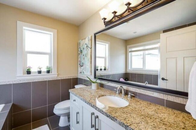 Photo du bâtiment - 6763-6192 192 St