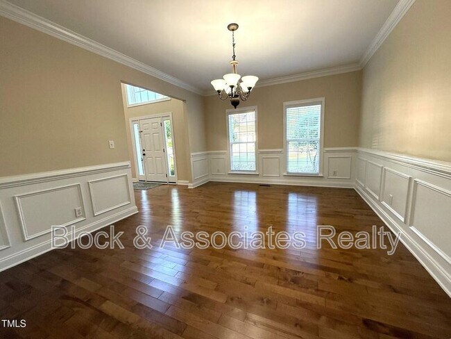 Foto del edificio - 2016 Weaver Forest Way