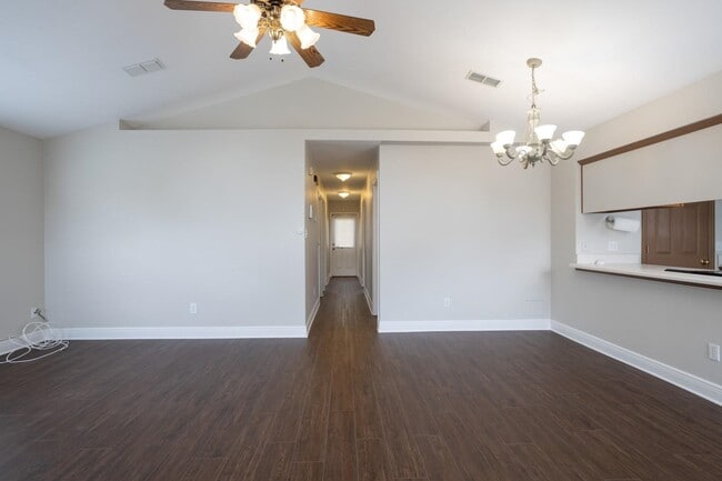 Building Photo - 3569 Chatelaine Dr