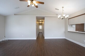 Building Photo - 3569 Chatelaine Dr