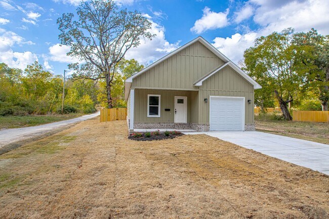 Foto del edificio - Move-In Ready New Construction Near Downtown & Hospitals!