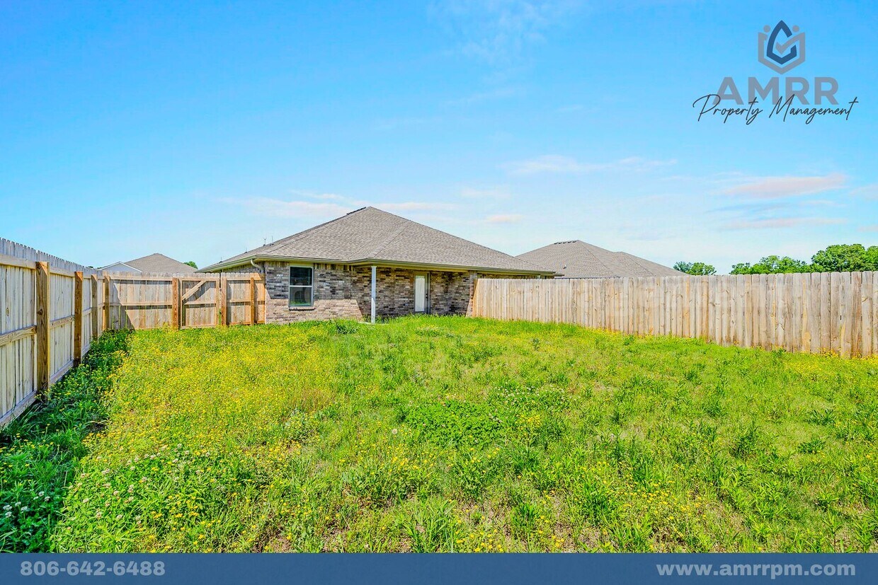 Foto del edificio - Cozy 3 Bedroom Duplex Available Now