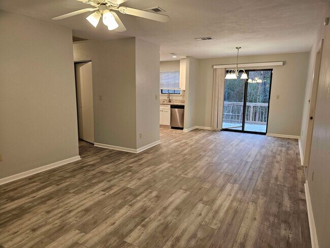 Foto del edificio - 8224 Hunters Ridge Trail