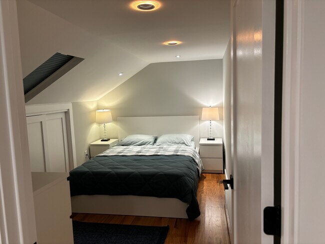Foto del edificio - 750 Cove Rd