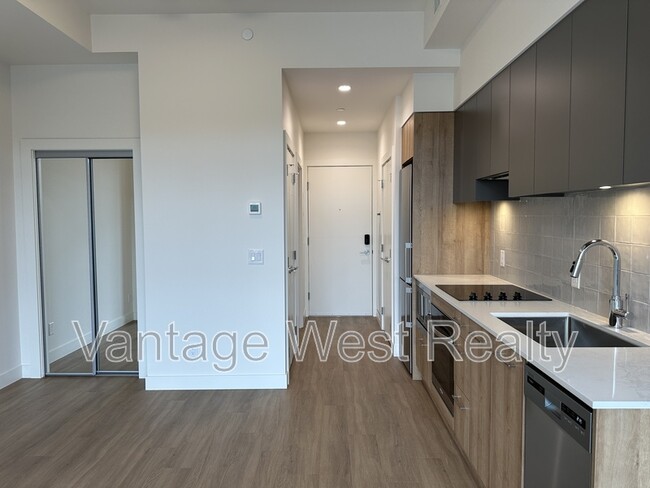 Building Photo - 3801-3801 Capozzi Rd