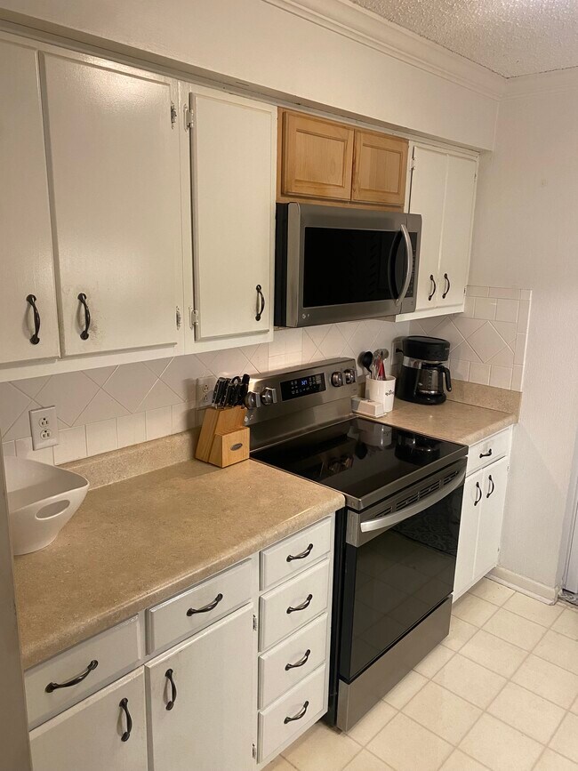 Foto del edificio - 210 Summit Ridge Dr