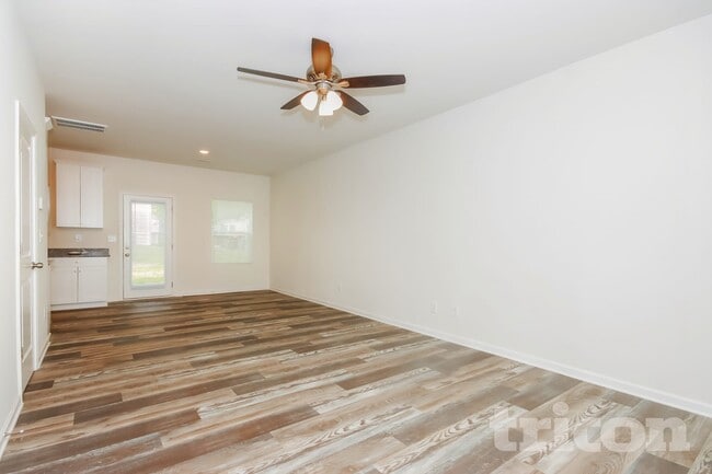 Foto del edificio - 518 Sylvia St