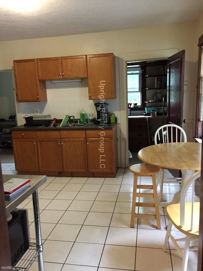 Foto del edificio - 3 br, 1 bath  - 275 Water St # 2