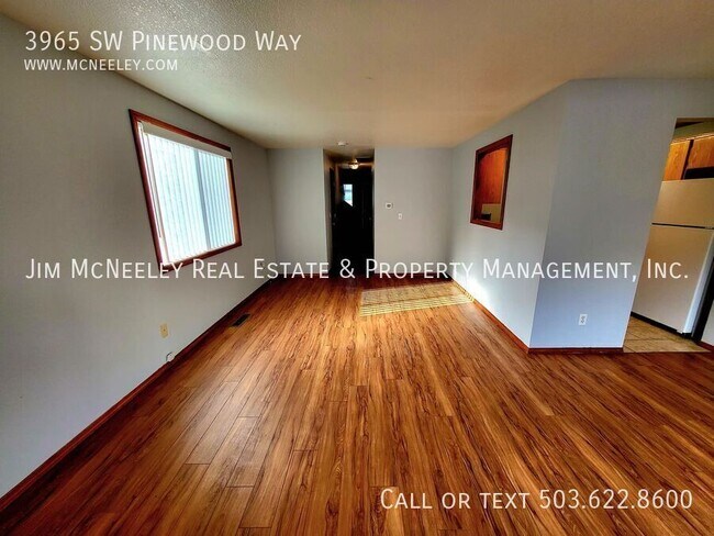 Foto del edificio - 3965 SW Pinewood Way