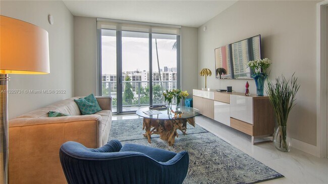 Building Photo - 300 Sunny Isles Blvd