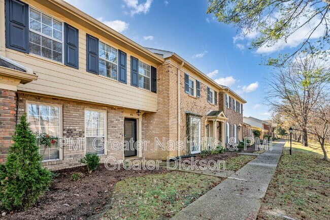 Foto del edificio - 8207 Sawyer Brown Rd