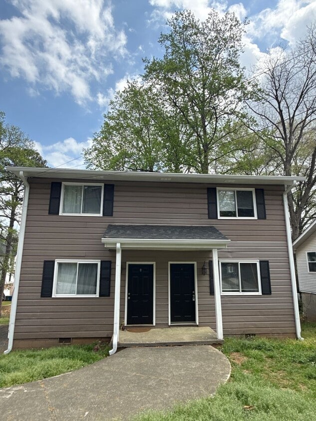 Photo - 955 Tilden St NW