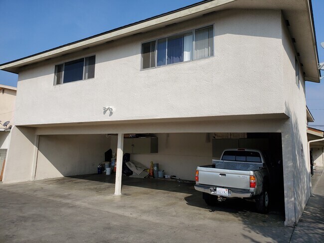 Building Photo - 4022 Live Oak St