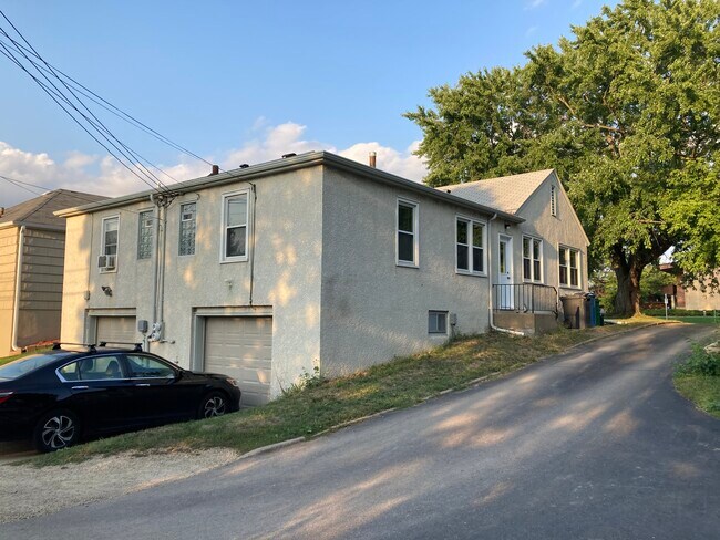 Parte posterior de la unidad - 5834 Lyndale Ave S