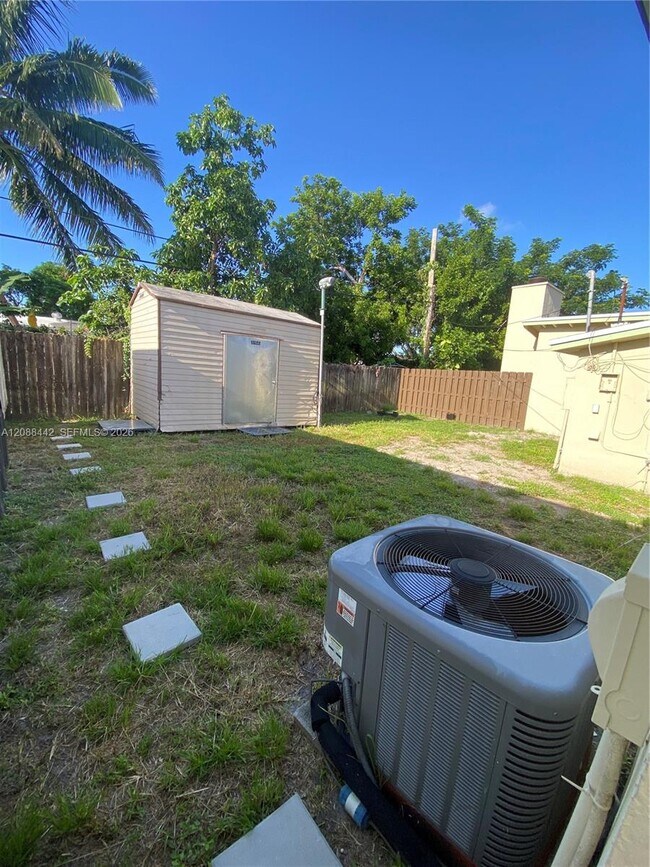Foto del edificio - 6140 SW 37th Ct
