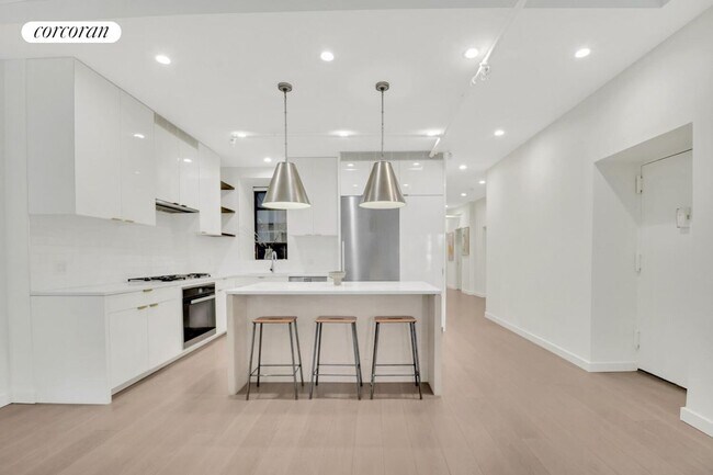 Foto del edificio - 12-14 W 18th St