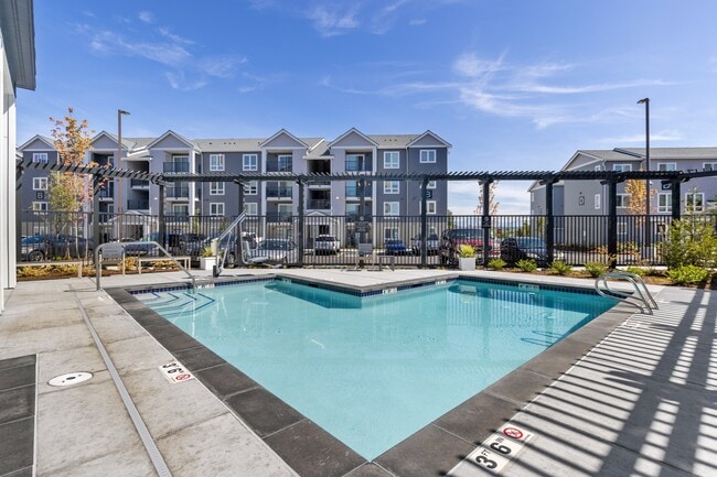 Outdoor Pool - Riverview Apartments