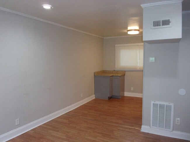 Foto del edificio - $1,000.00 off 1st Month's Rent - 2 Bedroom...