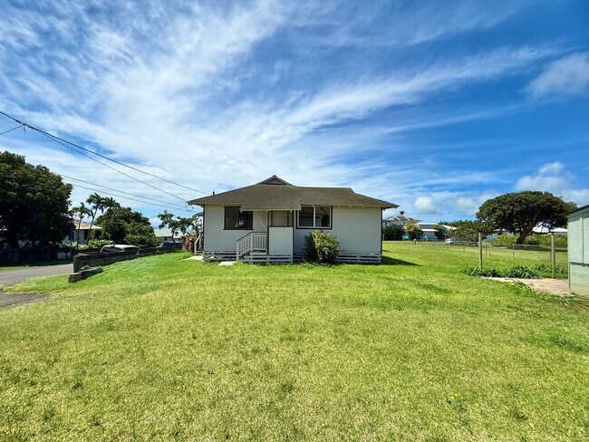 Building Photo - Newly Renovated 3 Bedroom / 2 Bathroom Home in Haliimaile!