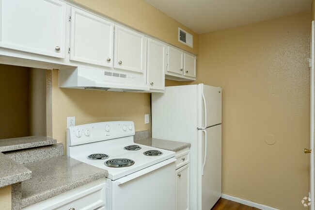 The Country Club Apartment Homes Houston Tx Apartments Com