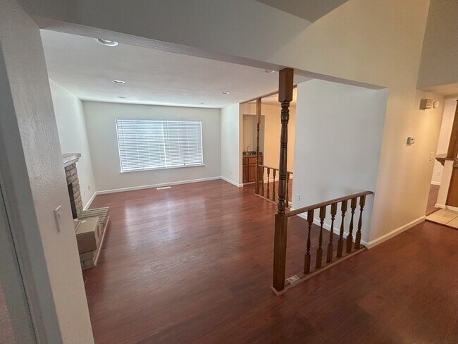 Foto del edificio - 1312 Shaddick Dr