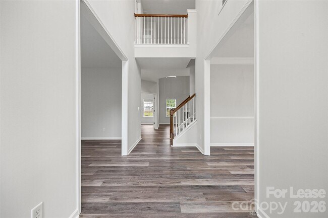 Foto del edificio - 2704 Piersland Drive