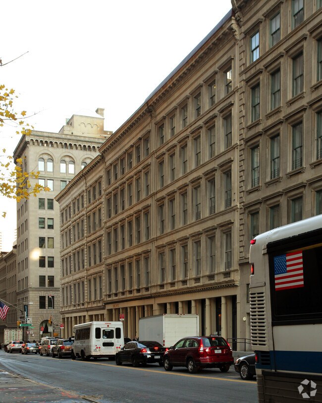 Building Photo - Worth Building Condominium