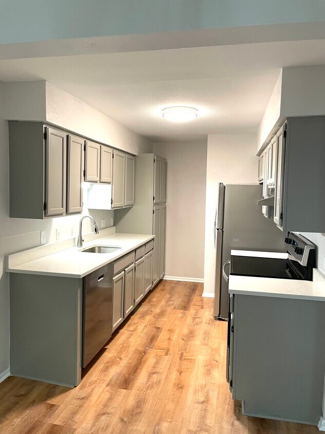 Foto principal - 3121 S Tamarac Dr