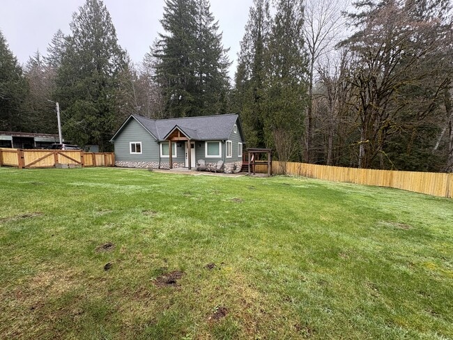 Building Photo - 1070 E McReavy Rd