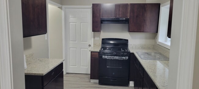 Building Photo - 85 Winslow St