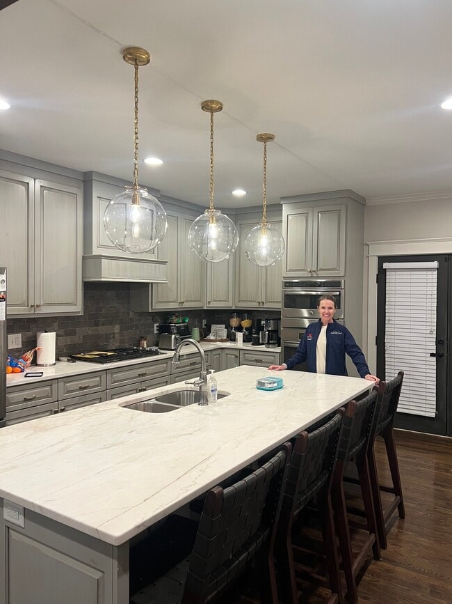Building Photo - 1102 Caldwell Ave