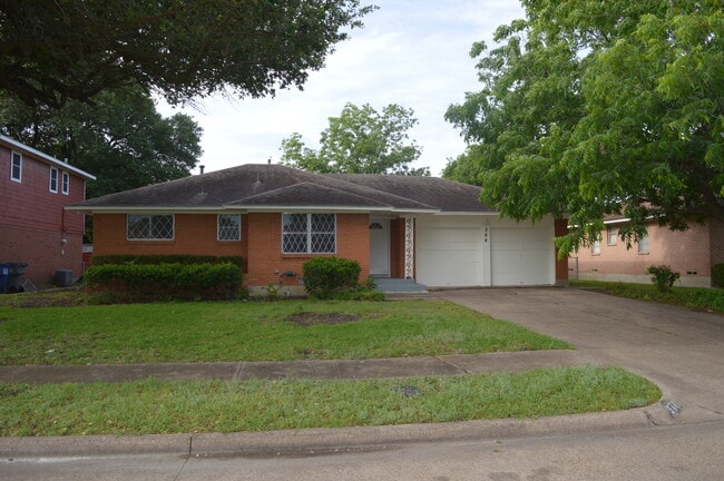 Primary Photo - 544 Willowood Ln